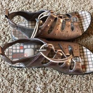 Ecco Jab Metallic Toggle Sandal size 7
